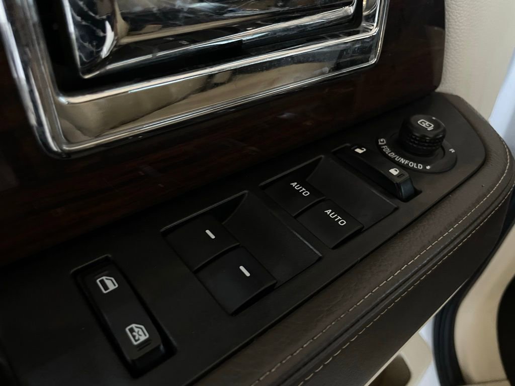 Used 2015 Lincoln Navigator 4WD w/ Equipment Group 101A Reserve image 17
