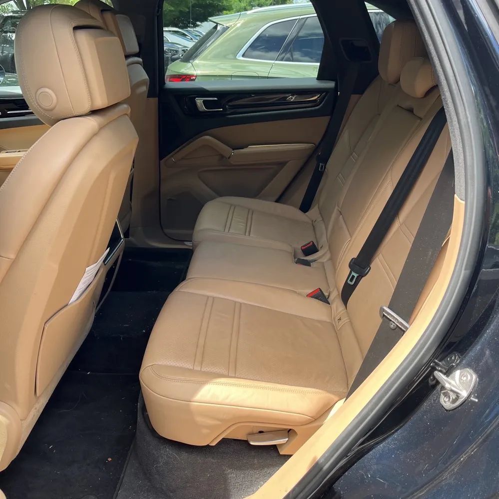 Used 2020 Porsche Cayenne AWD/4WD image 11