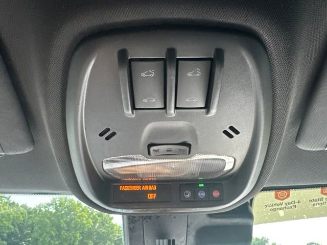 Used 2025 Chevrolet Trax RS w/ Sunroof Package FWD image 22