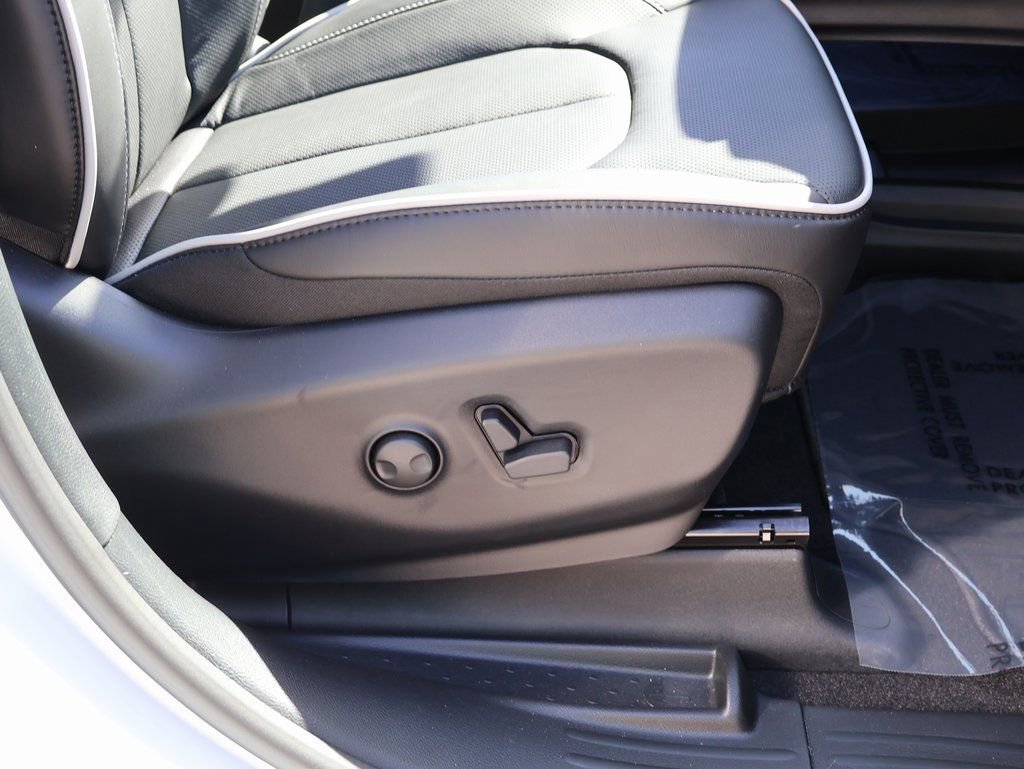 New 2026 Chrysler Pacifica Limited w/ S Appearance Package FWD image 10