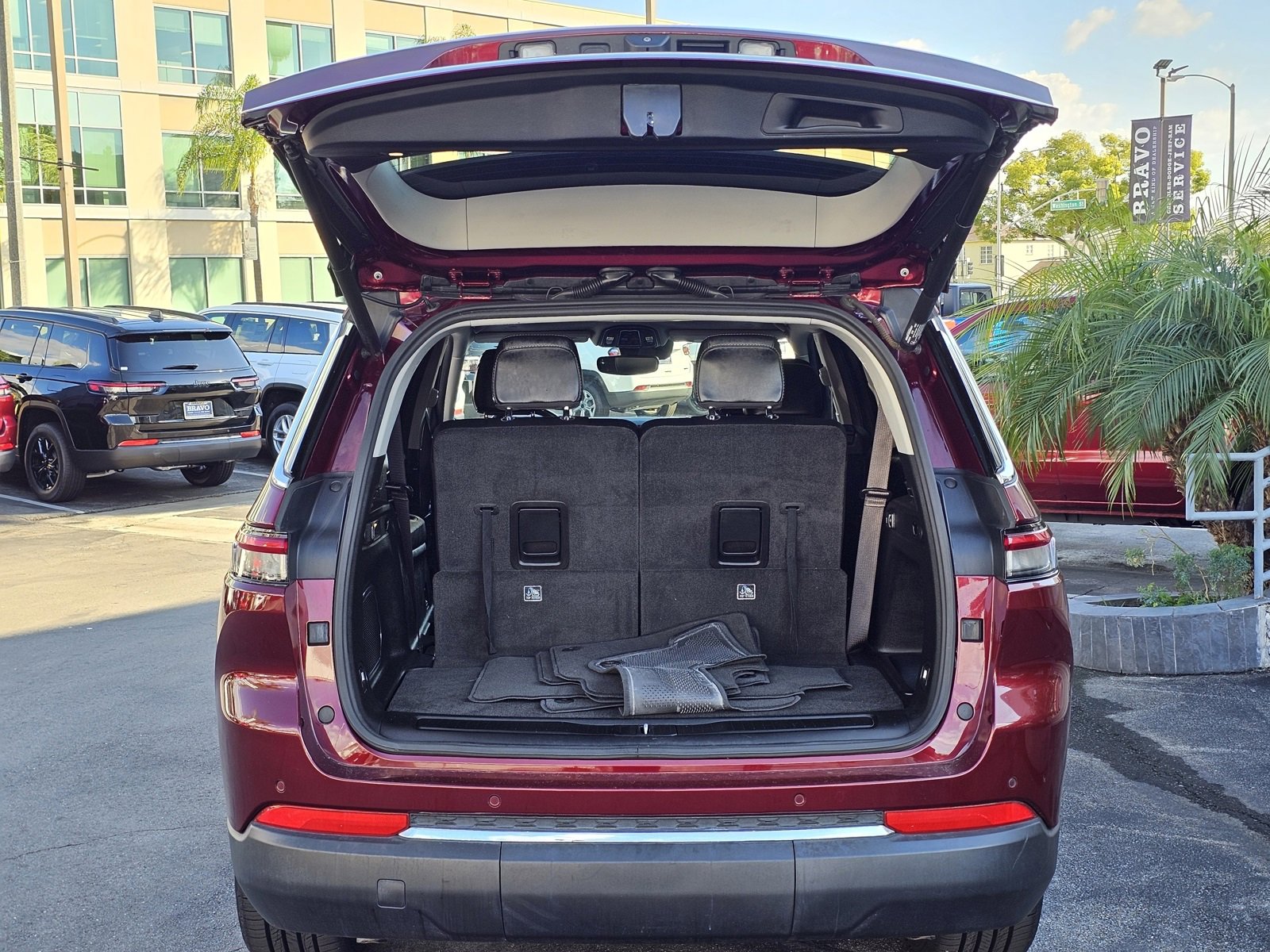 Used 2021 Jeep Grand Cherokee L Limited image 7