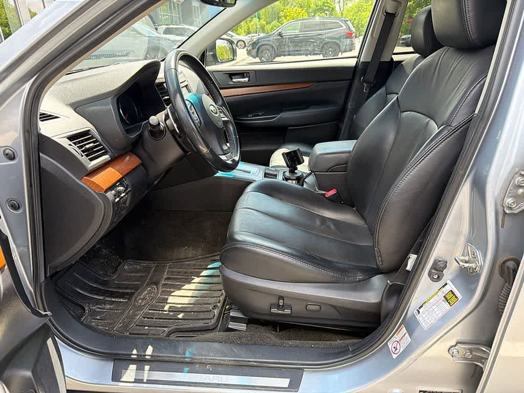 Used 2014 Subaru Outback 2.5i Limited w/ Moonroof Package AWD/4WD image 12