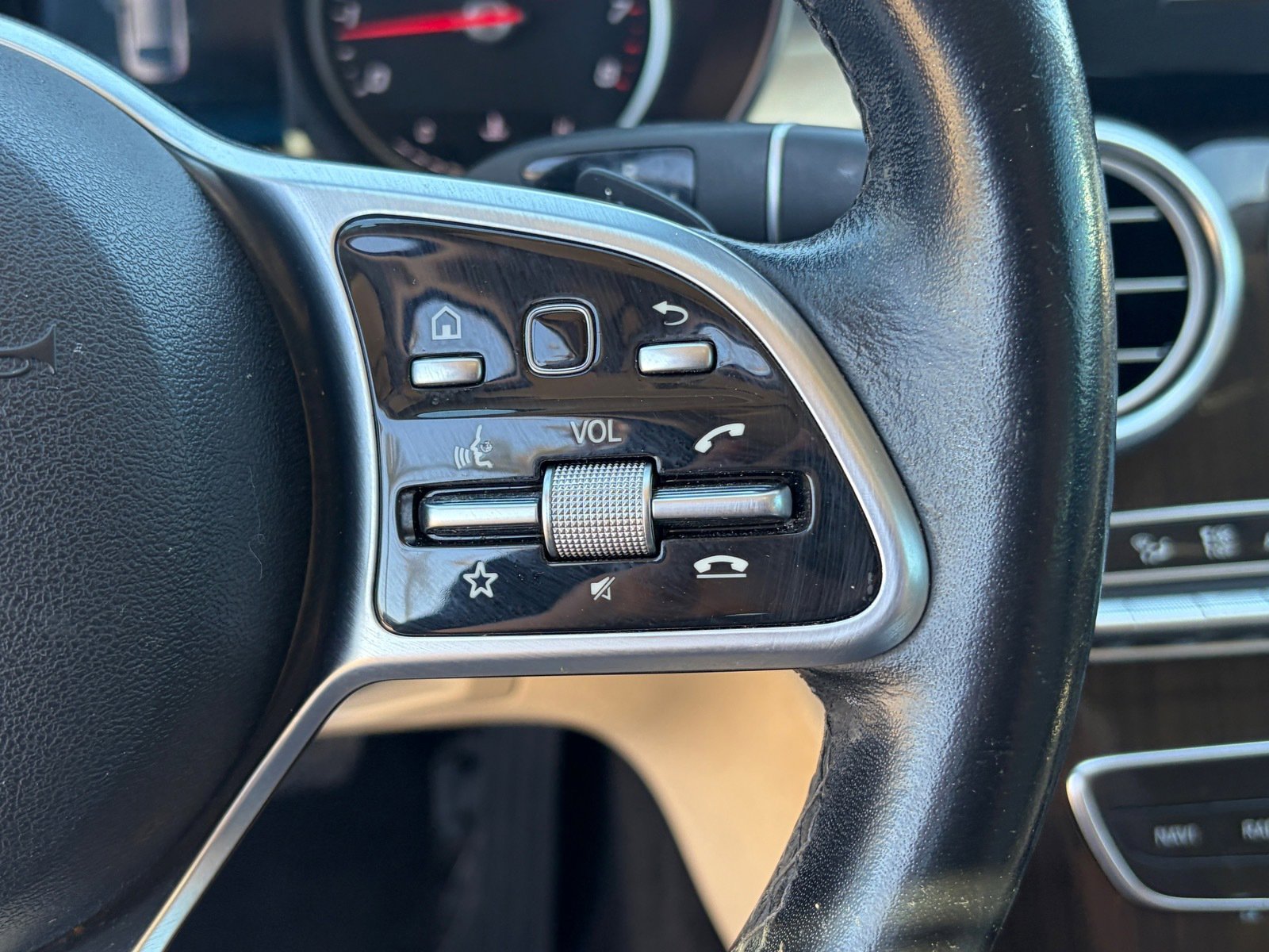 Used 2019 Mercedes-Benz C 300 Sedan image 19