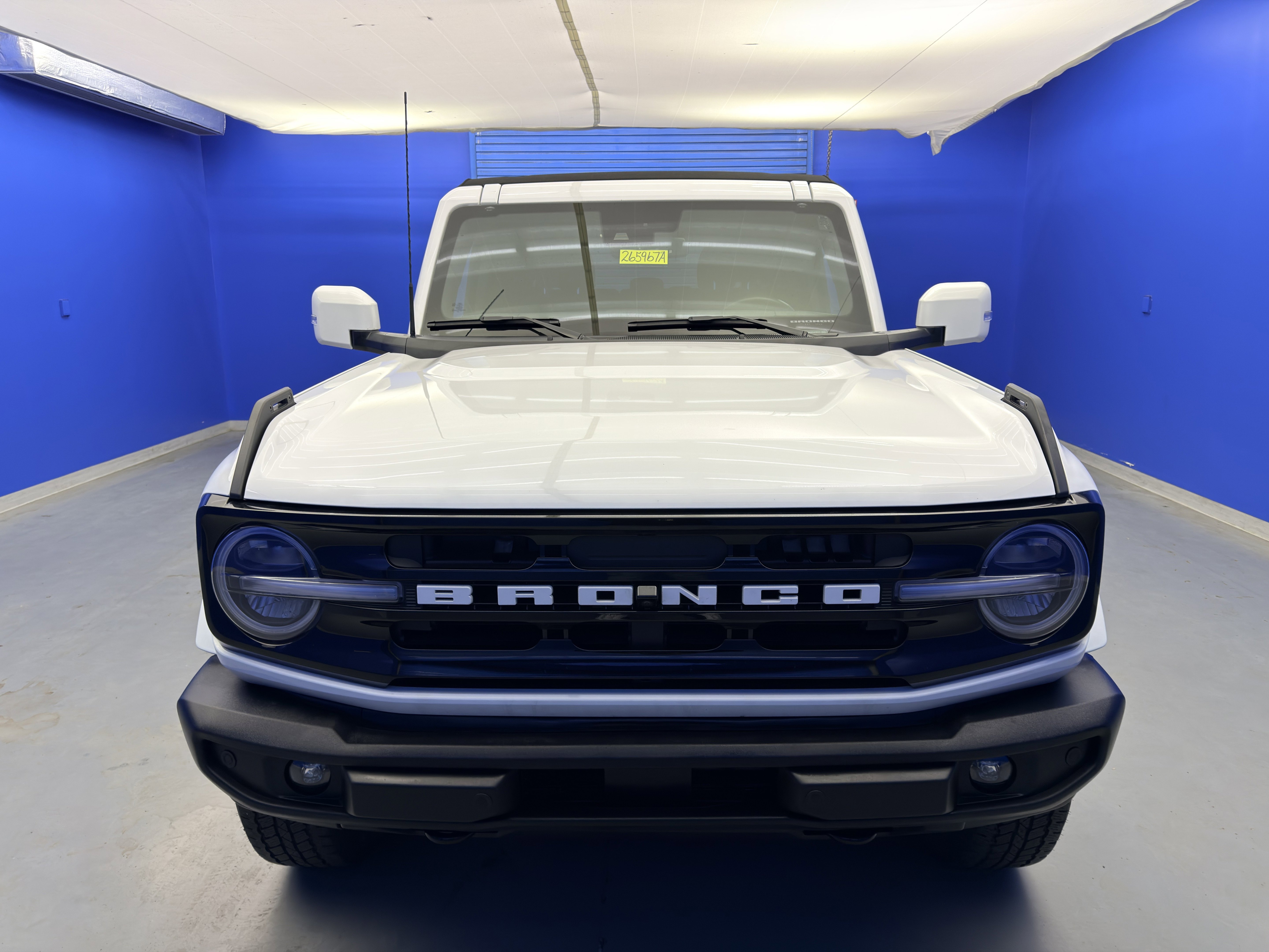 Used 2023 Ford Bronco Outer Banks image 3