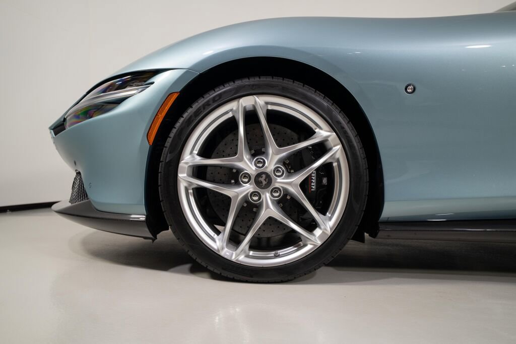 Used 2024 Ferrari Roma Spider image 17