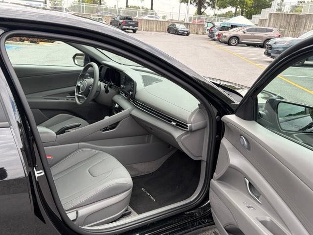 Used 2023 Hyundai Elantra SEL w/ Cargo Package FWD image 26
