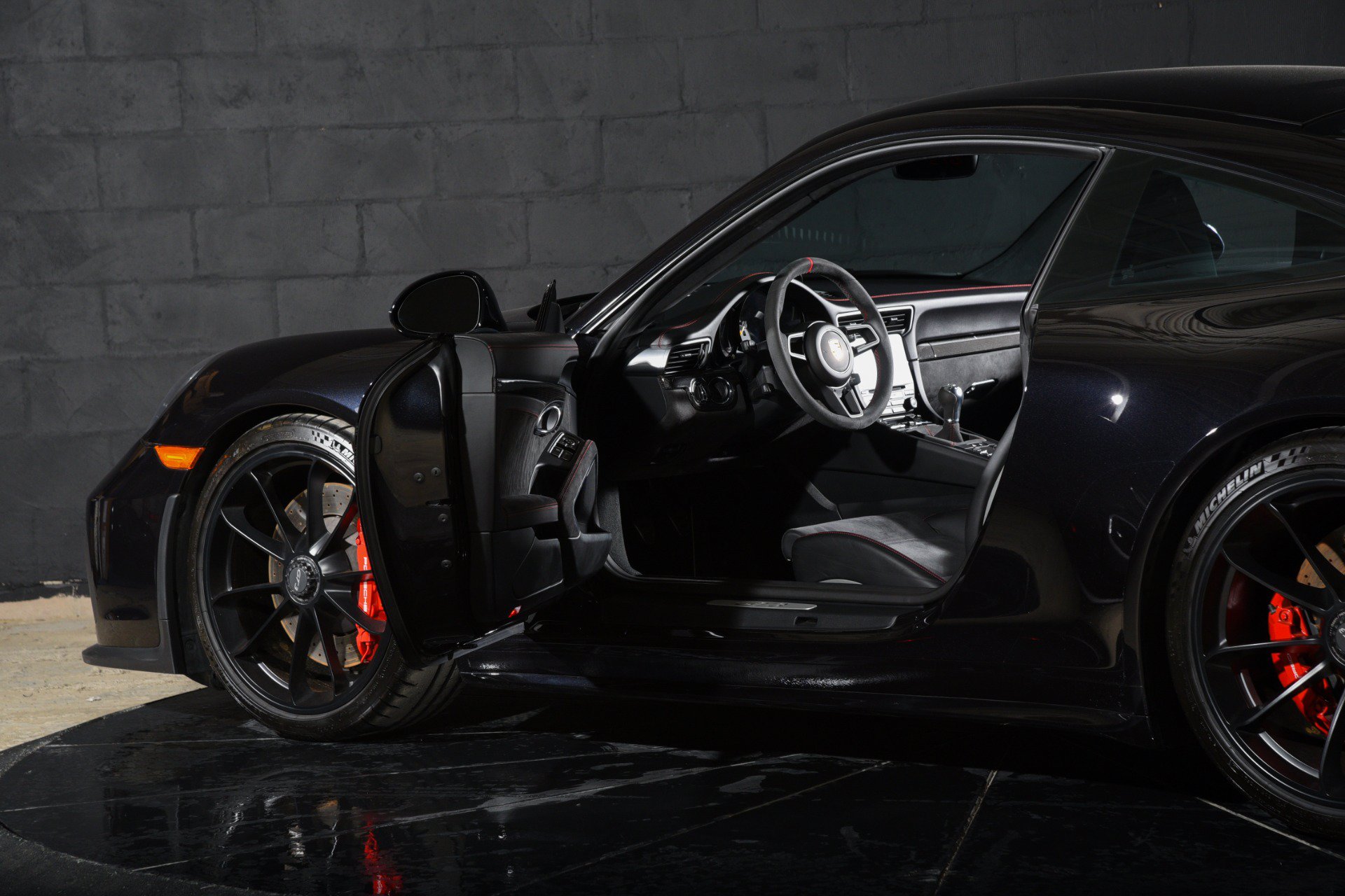 Used 2019 Porsche 911 GT3 RWD image 15
