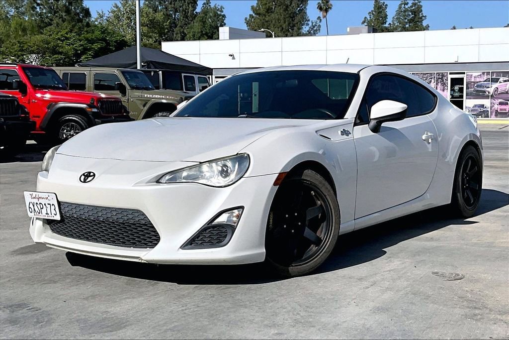 Used 2013 Scion FR-S image 2