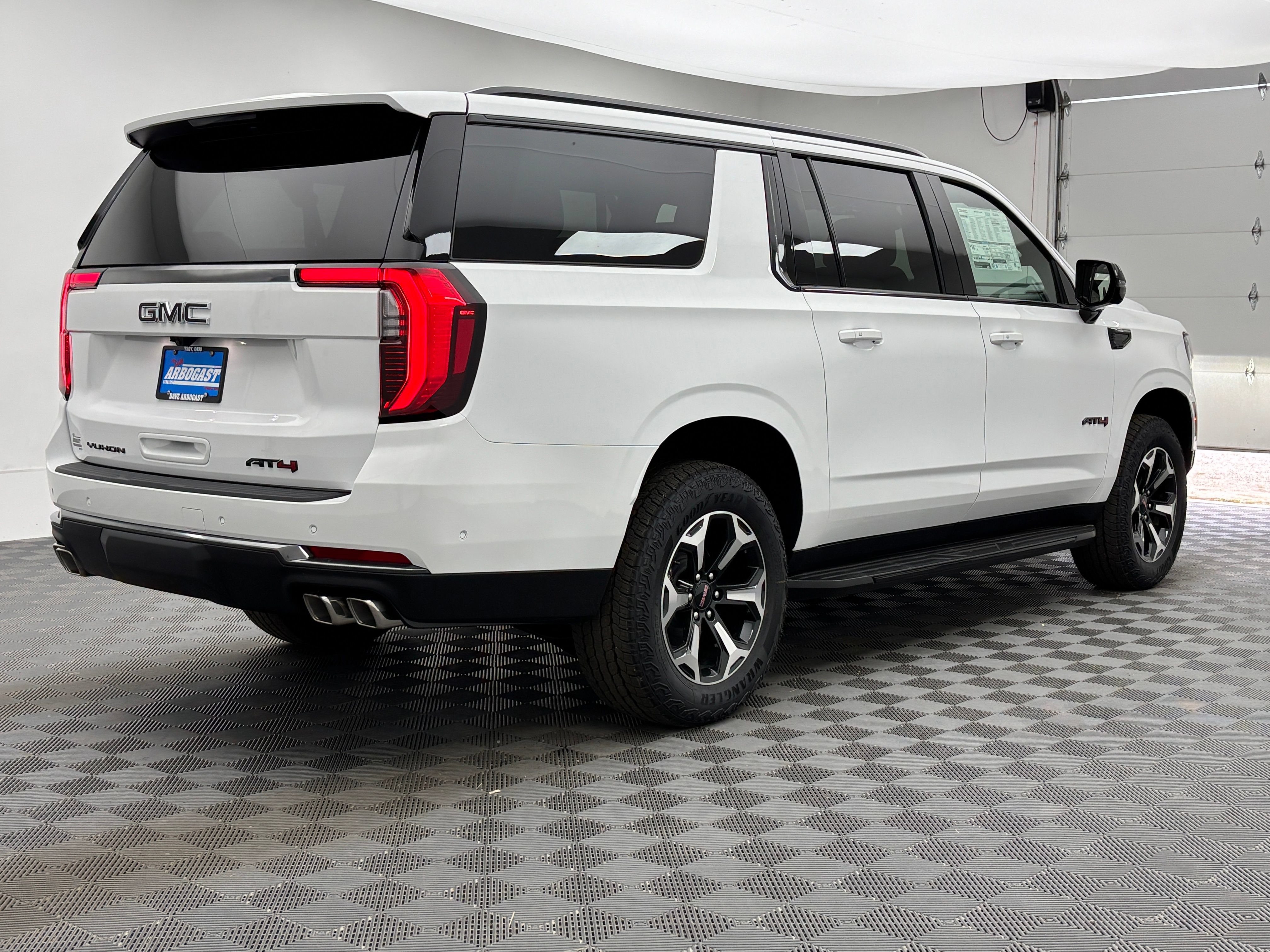New 2026 GMC Yukon XL AT4 w/ AT4 Preferred Package AWD/4WD image 10