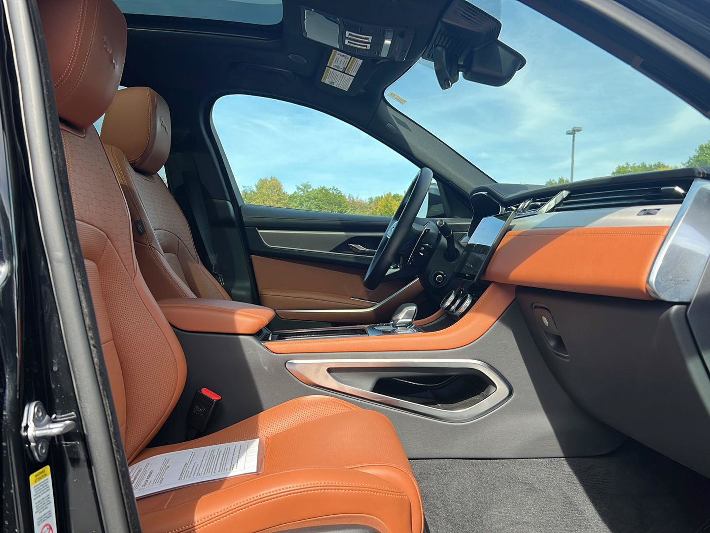 Certified 2026 Jaguar F-PACE R-Dynamic S AWD/4WD image 25