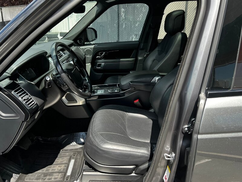 Used 2019 Land Rover Range Rover Supercharged AWD/4WD image 17