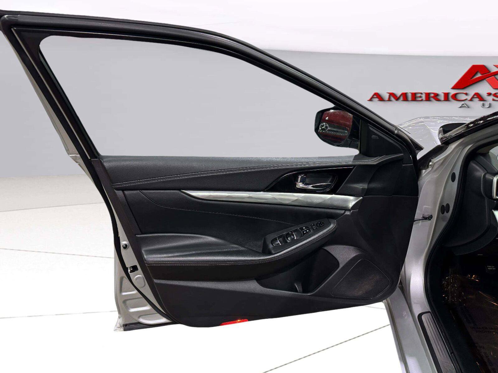 Used 2021 Nissan Maxima 3.5 SV w/ Floor Mat Group FWD image 21