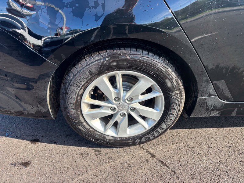 Used 2018 Kia Optima LX FWD image 16
