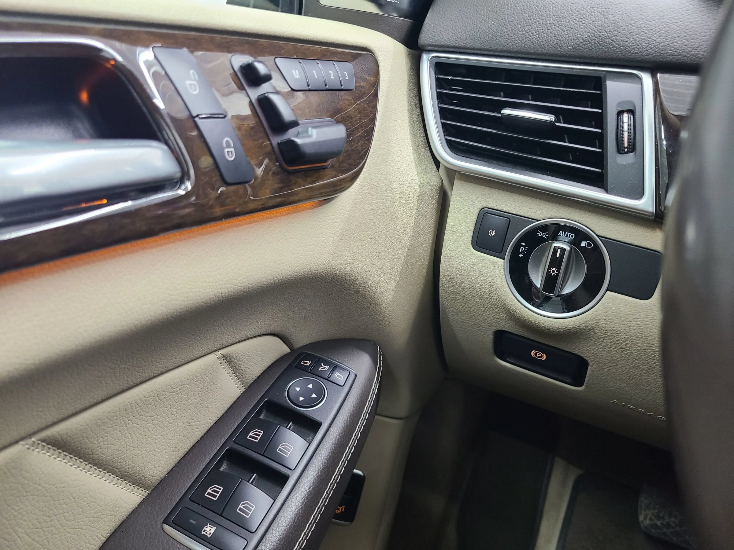 Used 2016 Mercedes-Benz GL 450 4MATIC image 28