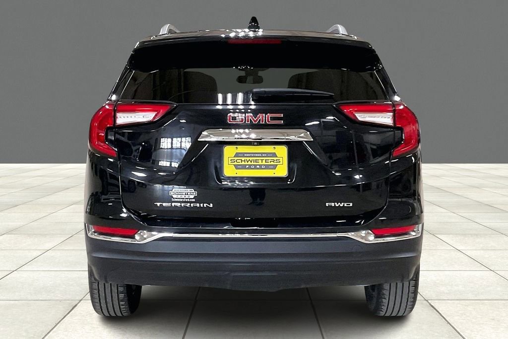 Used 2024 GMC Terrain SLT image 4