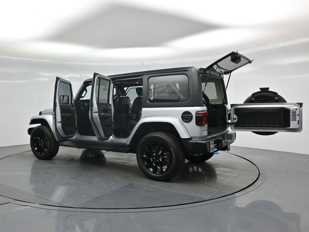 Used 2023 Jeep Wrangler Unlimited Sahara image 34