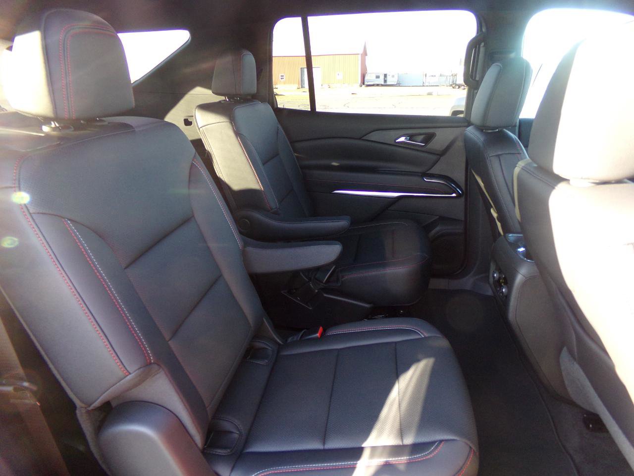 Used 2025 Chevrolet Traverse Z71 image 33