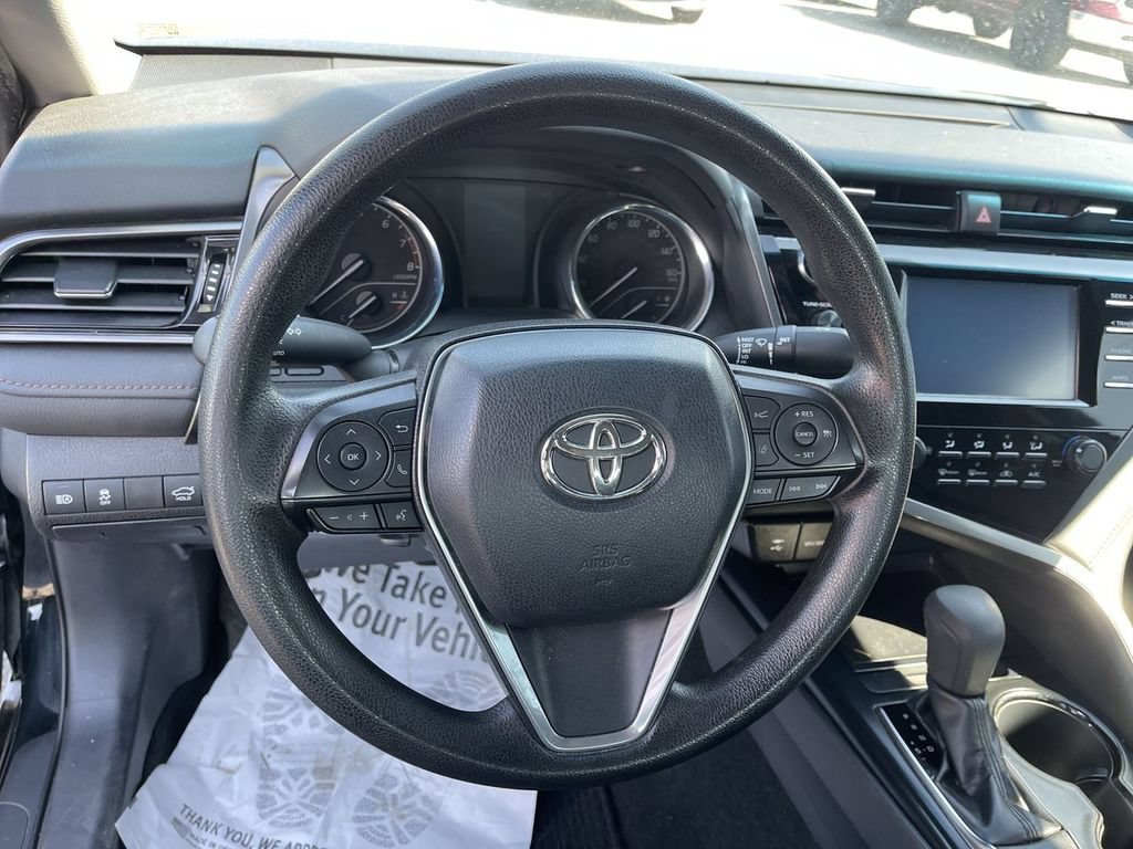 Used 2019 Toyota Camry LE FWD image 5