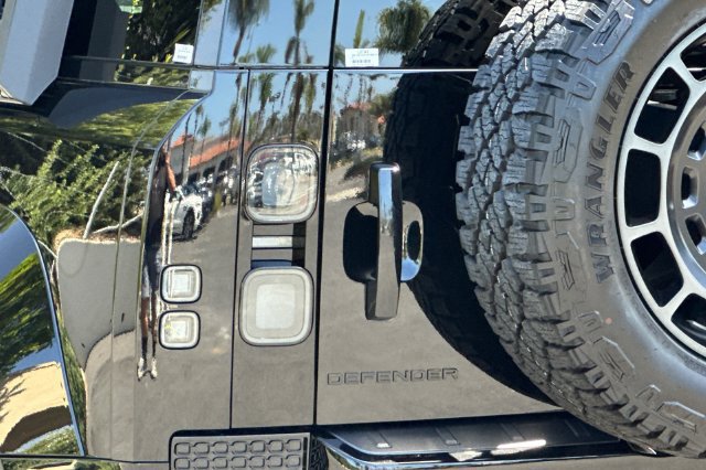 New 2026 Land Rover Defender 110 AWD/4WD image 26