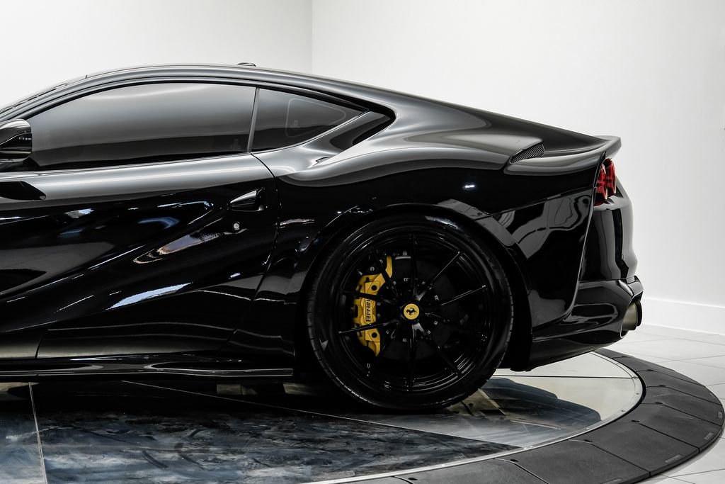 Used 2019 Ferrari 812 Superfast RWD image 16