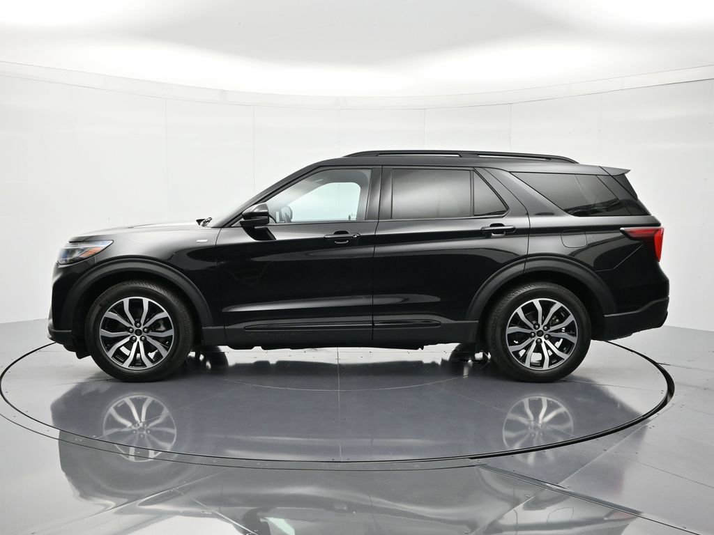 Certified 2025 Ford Explorer ST-Line w/ Premium Package image 9