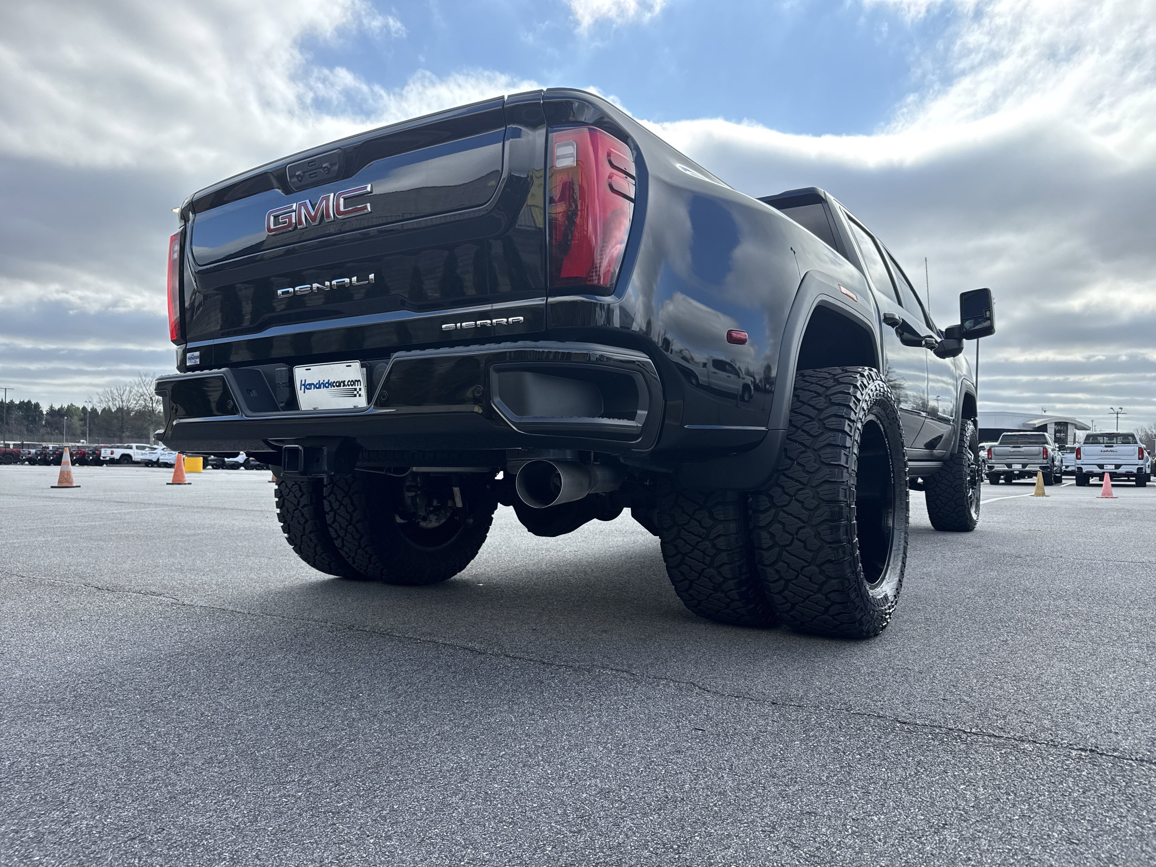 Used 2024 GMC Sierra 3500 Denali w/ Denali Reserve Package image 10