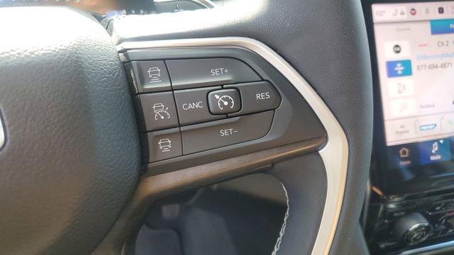 Certified 2023 Jeep Grand Cherokee L Limited w/ Trailer Tow Group (B) image 13