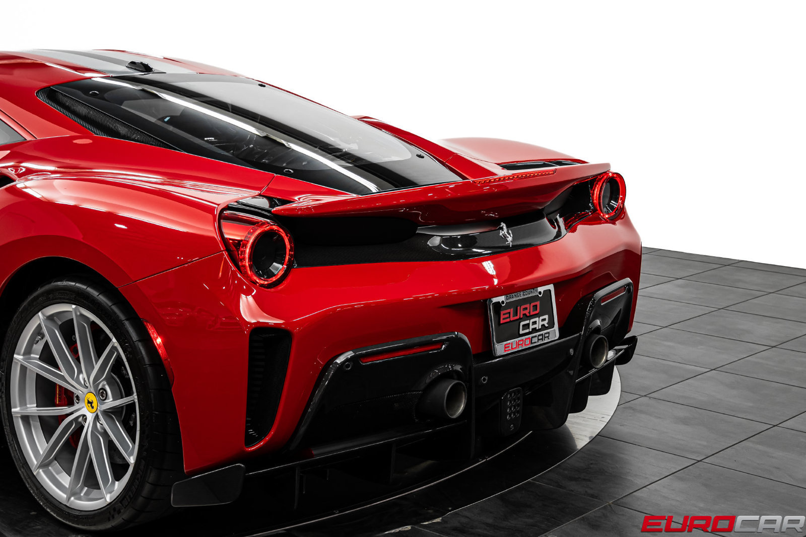 Used 2019 Ferrari 488 Pista Coupe RWD image 24
