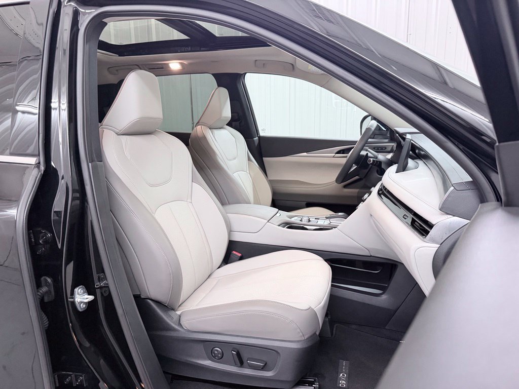 Certified 2026 INFINITI QX60 Pure w/ Cargo Package AWD/4WD image 47
