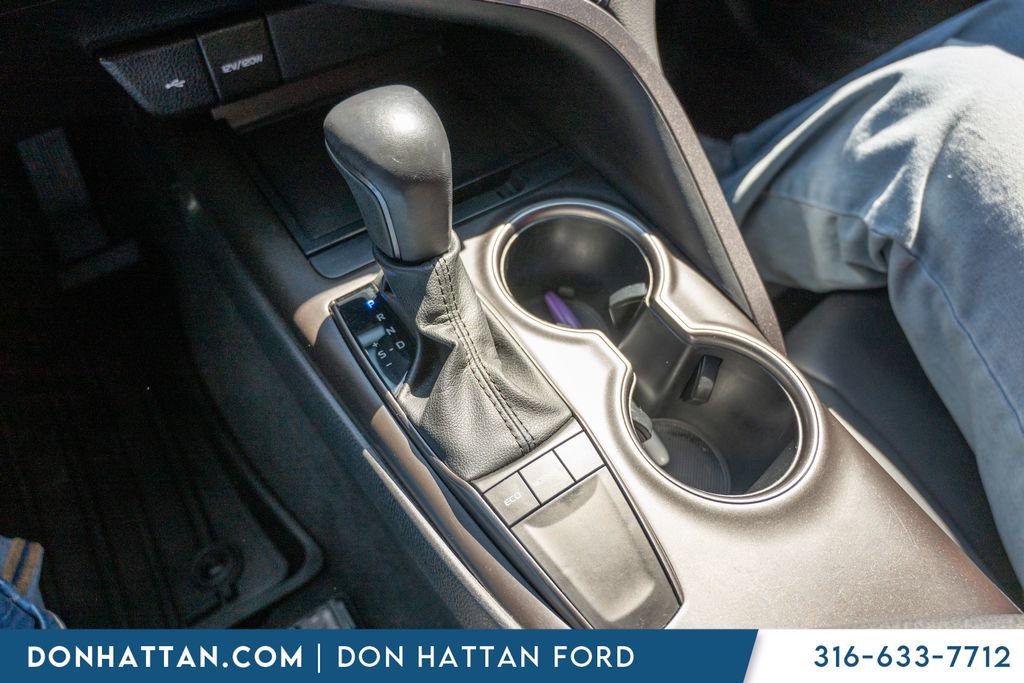 Used 2023 Toyota Camry SE image 12