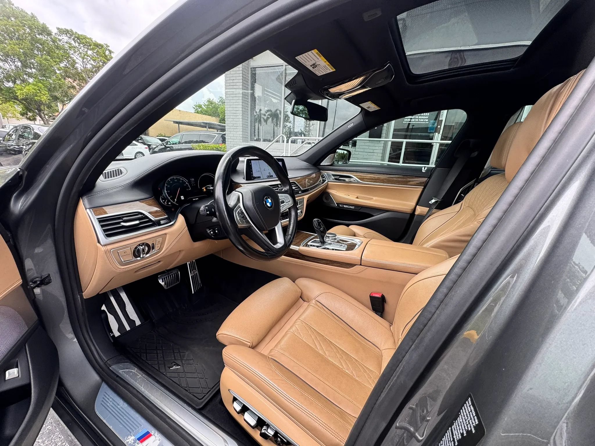 Used 2016 BMW 750i xDrive AWD/4WD image 11