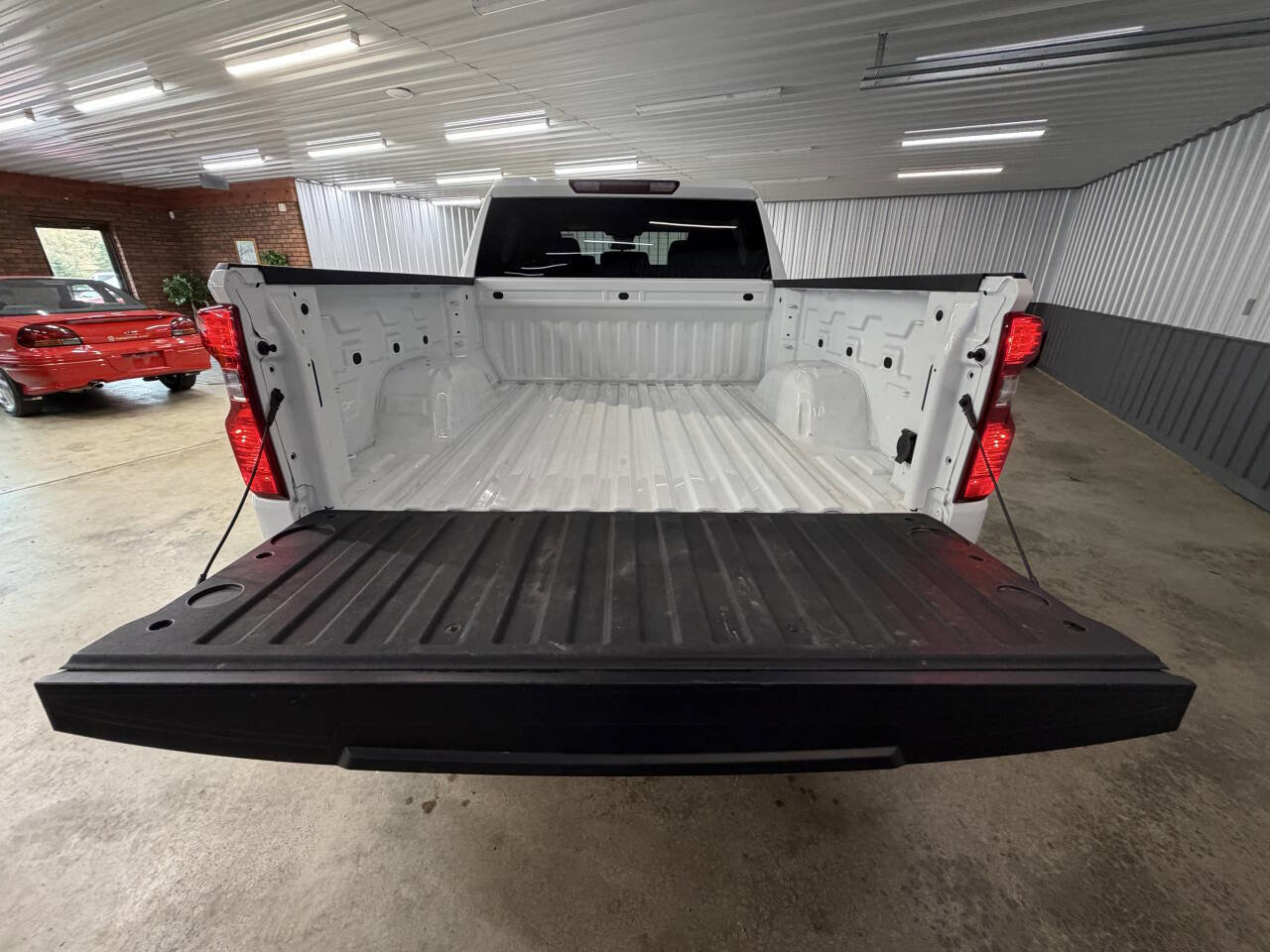 Used 2023 Chevrolet Silverado 1500 Custom Trail Boss w/ LPO, Dark Essentials Package AWD/4WD image 11