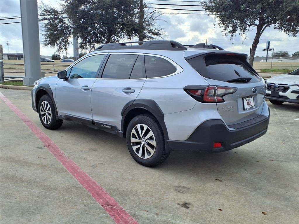 Used 2025 Subaru Outback Premium w/ Popular Package #1A image 2