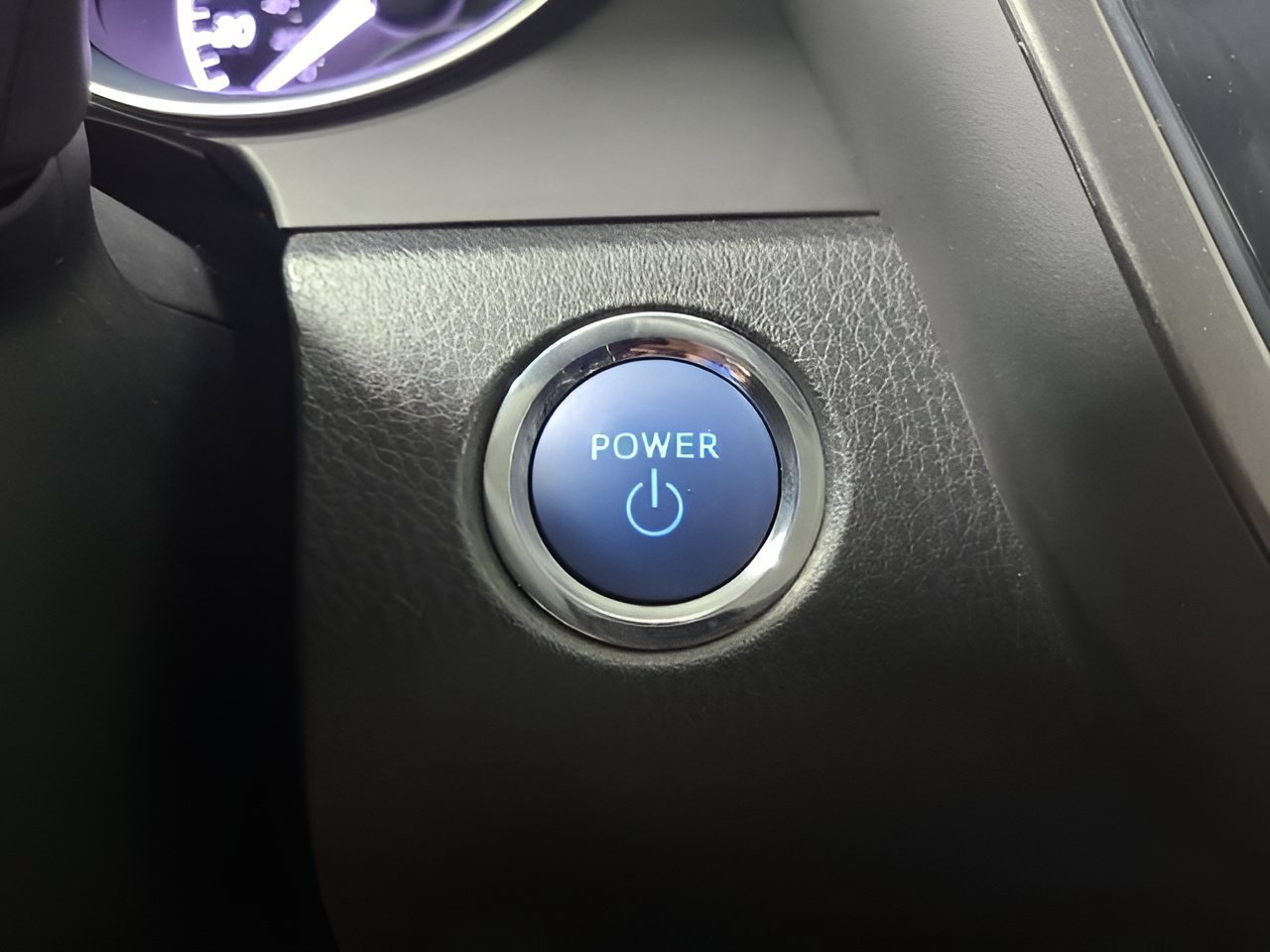 Used 2020 Toyota Camry XLE FWD image 33
