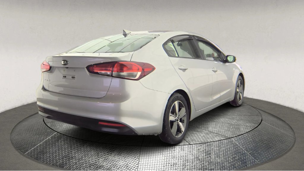 Used 2018 Kia Forte LX w/ LX Popular Package image 2