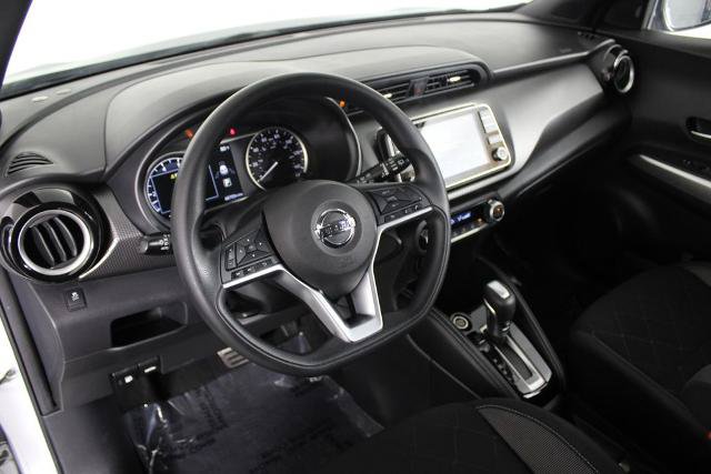 Certified 2019 Nissan Kicks SV FWD image 18