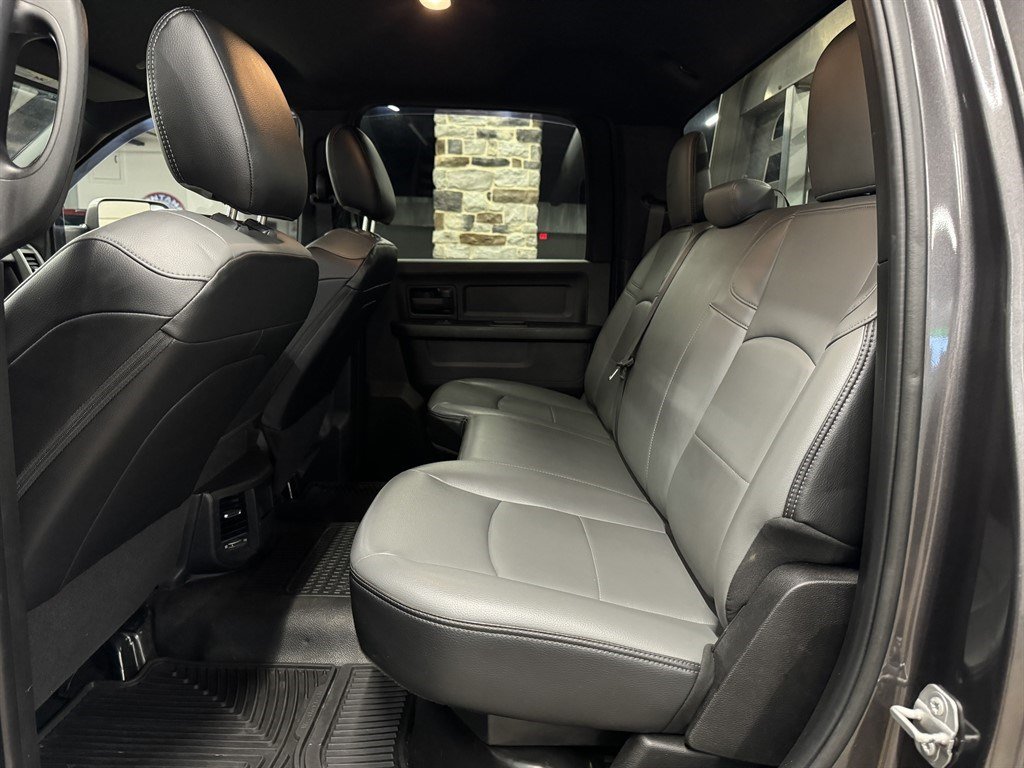 Used 2022 RAM 4500 Tradesman w/ Chrome Appearance Group AWD/4WD image 32