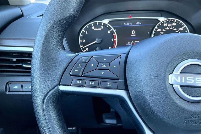Used 2024 Nissan Altima 2.5 SV FWD image 17