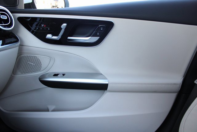 New 2025 Mercedes-Benz C 300 4MATIC Sedan image 32