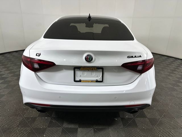 Used 2022 Alfa Romeo Giulia Ti image 4