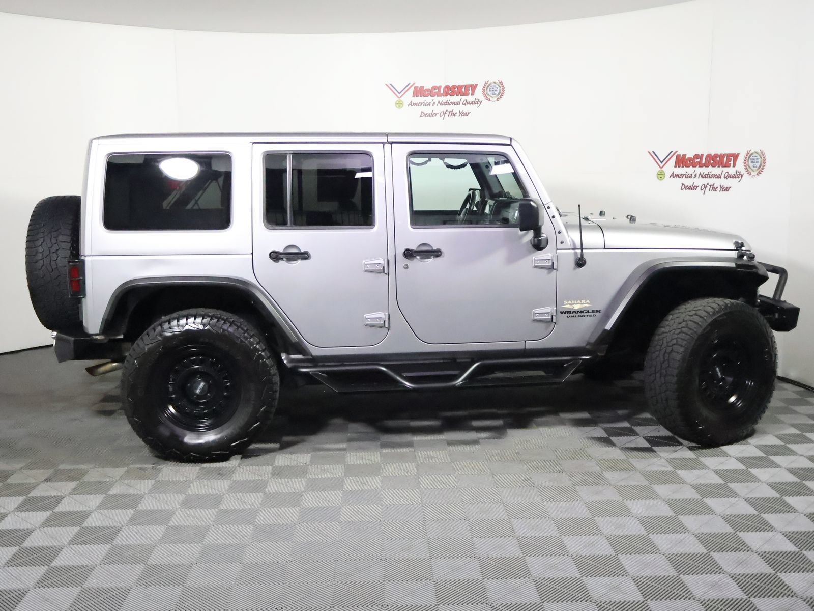 Used 2014 Jeep Wrangler Unlimited Sahara w/ Max Tow Package AWD/4WD image 3