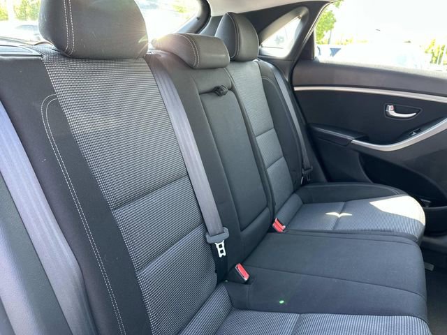 Used 2016 Hyundai Elantra GT FWD image 11
