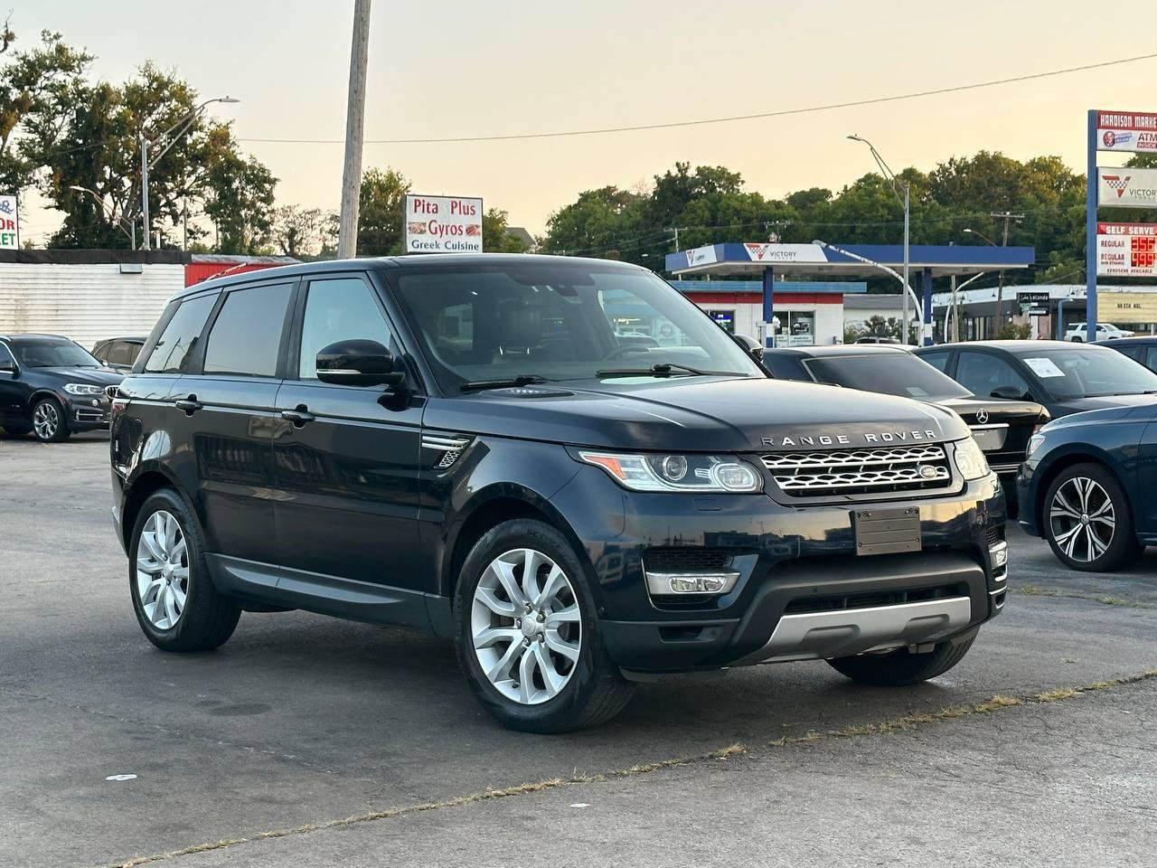 Used 2015 Land Rover Range Rover Sport HSE AWD/4WD image 3