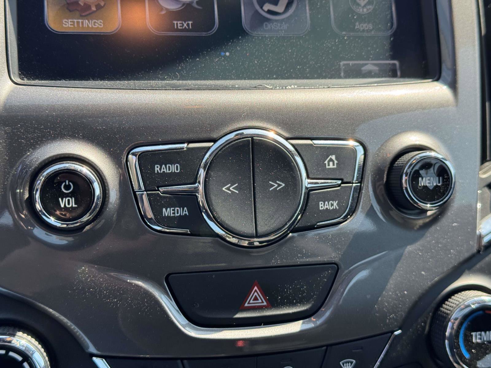 Used 2018 Chevrolet Cruze LT w/ Sun And Sound Package FWD image 27