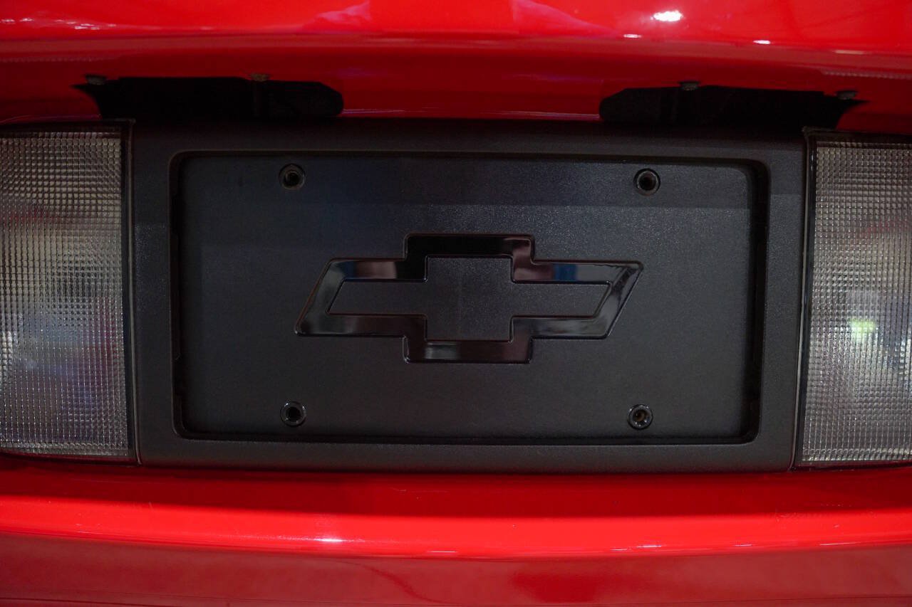 Used 2001 Chevrolet Corvette Coupe RWD image 25