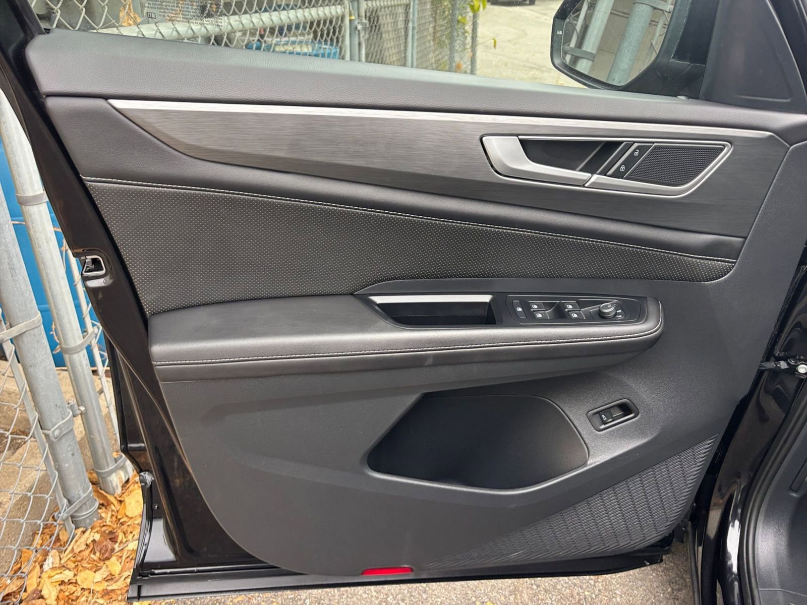 Used 2025 Volkswagen Atlas Cross Sport SE image 20