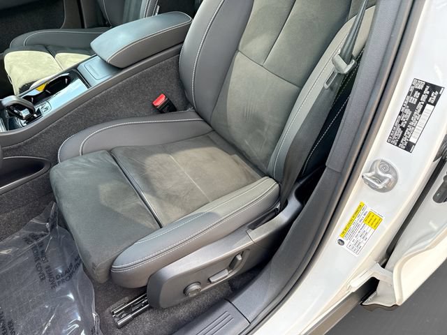 Certified 2023 Volvo C40 P8 Recharge Ultimate w/ Protection Package Premier AWD/4WD image 17