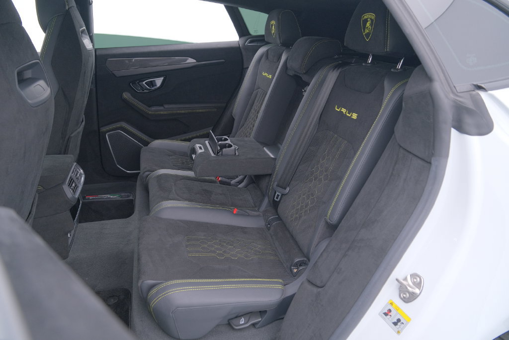 Used 2024 Lamborghini Urus Performante AWD/4WD image 18