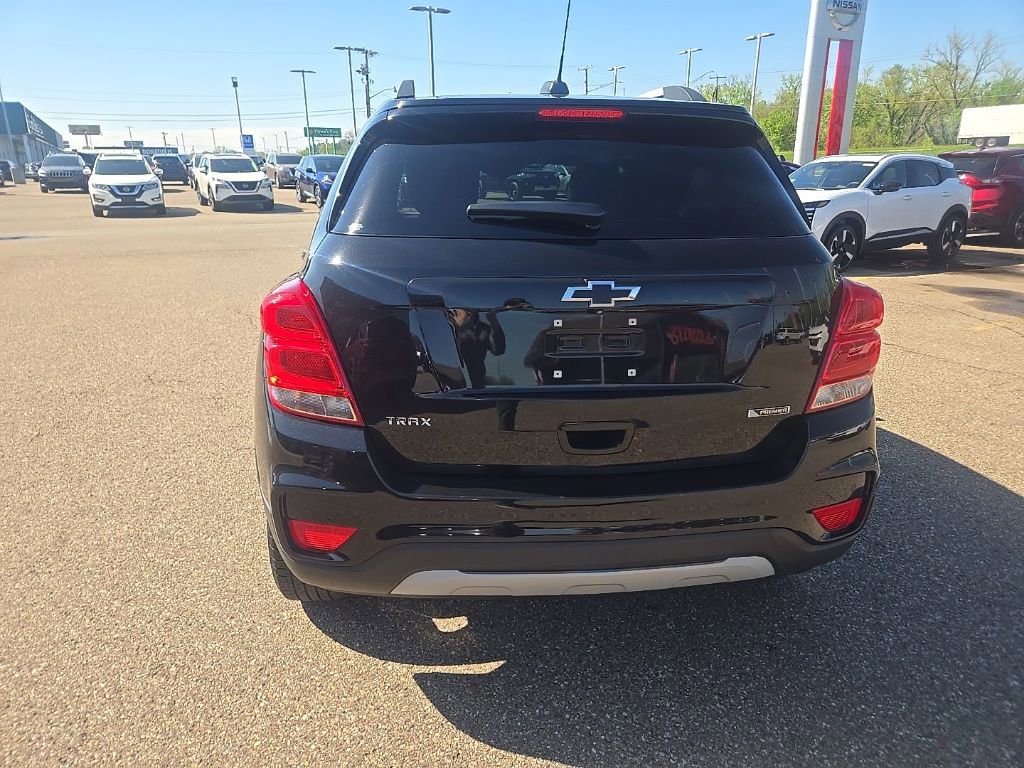 Used 2018 Chevrolet Trax Premier w/ Midnight Edition FWD image 6