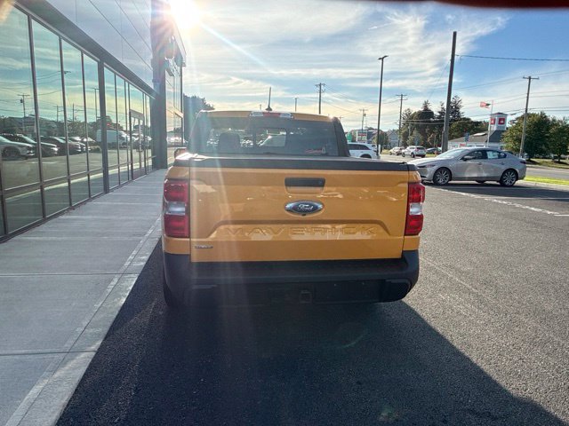 Used 2022 Ford Maverick Lariat FWD image 4